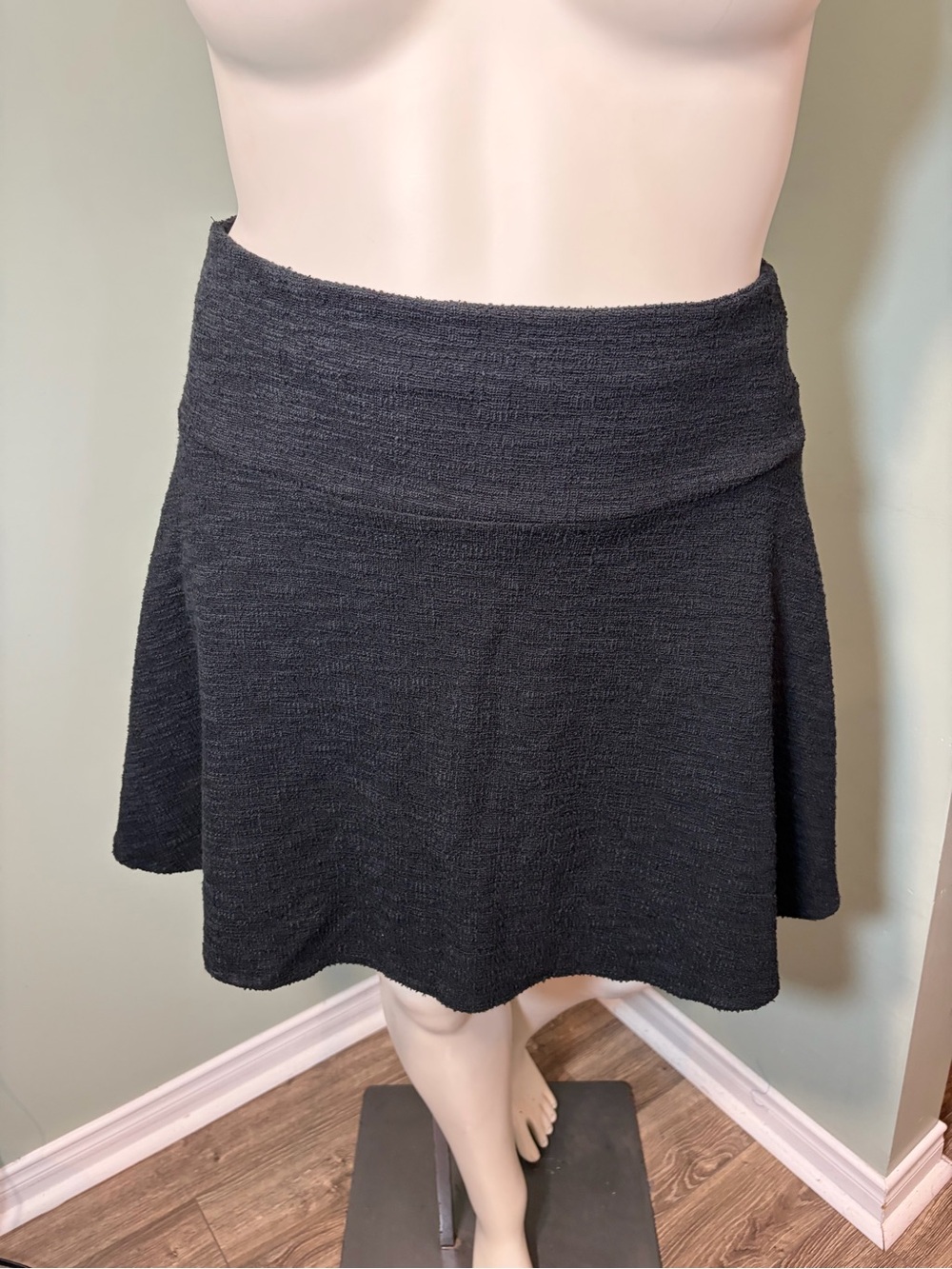 125. Le Château Women’s Black Knit Flared Skirt